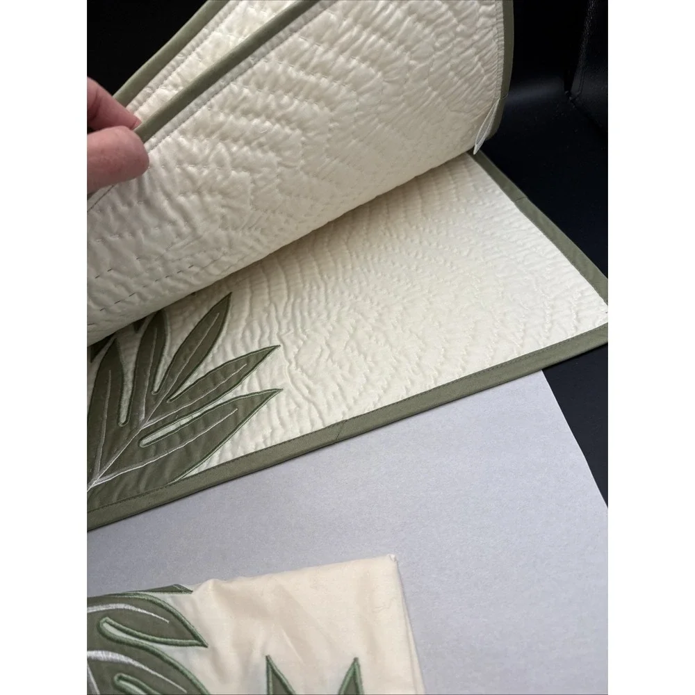 Set Of 4 Place Mats, 4 Napkins DBI-Hawaii ULU NUI Collection EXCELLENT